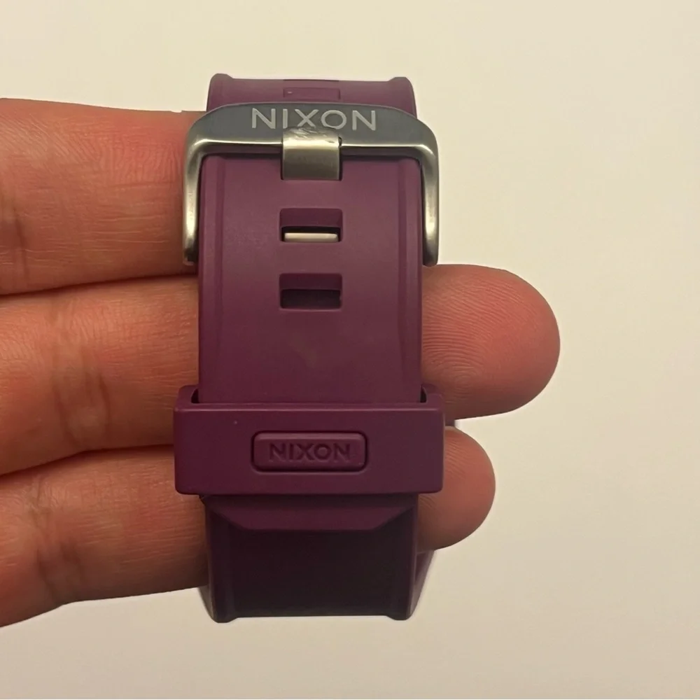 Nixon Small Lodown‎ II Tide (like new, brand new batteries)